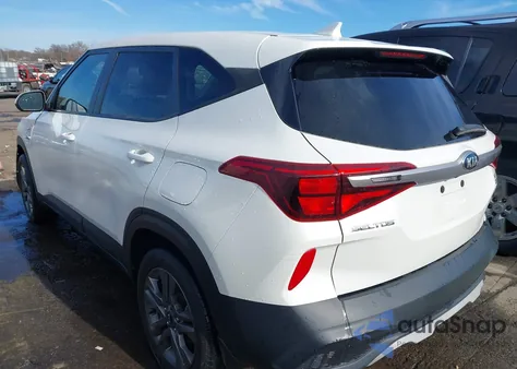 2021 Kia Seltos Lx z USA, uszkodzony, nr VIN KNDEPCAAXM7061069